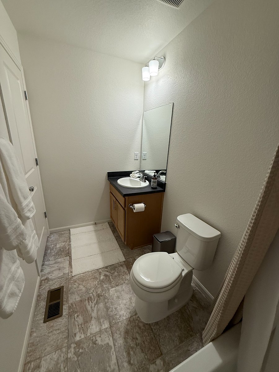 2nd Bathroom