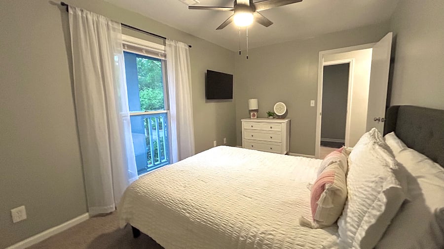 Main Bedroom with Walk In Closet
Unit 1