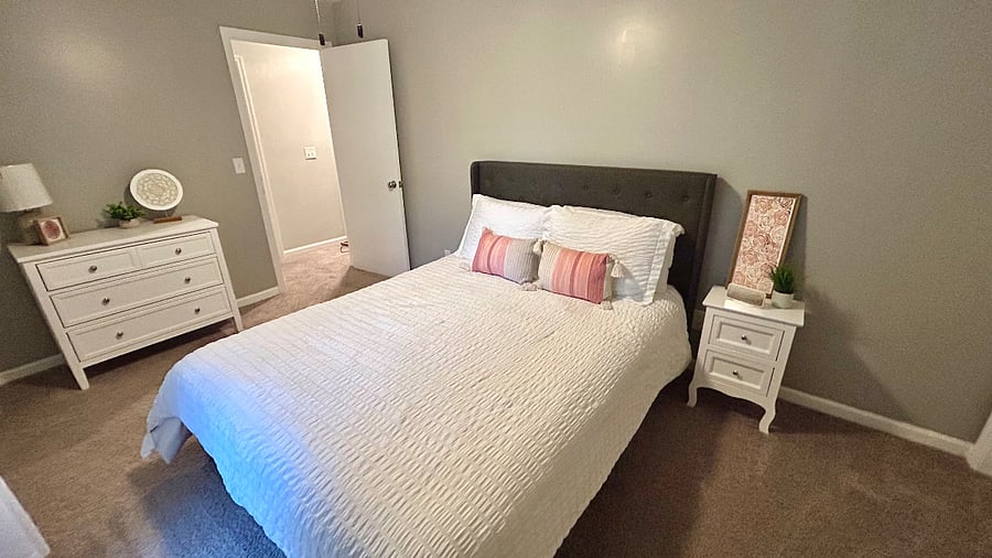 Main Bedroom with Walk In Closet
Unit 1