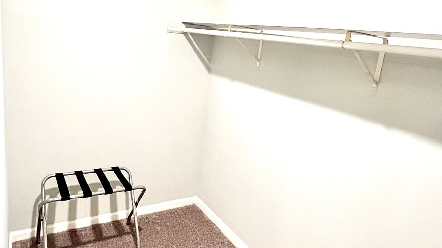 Main Bedroom Walk In Closet
Unit 1
