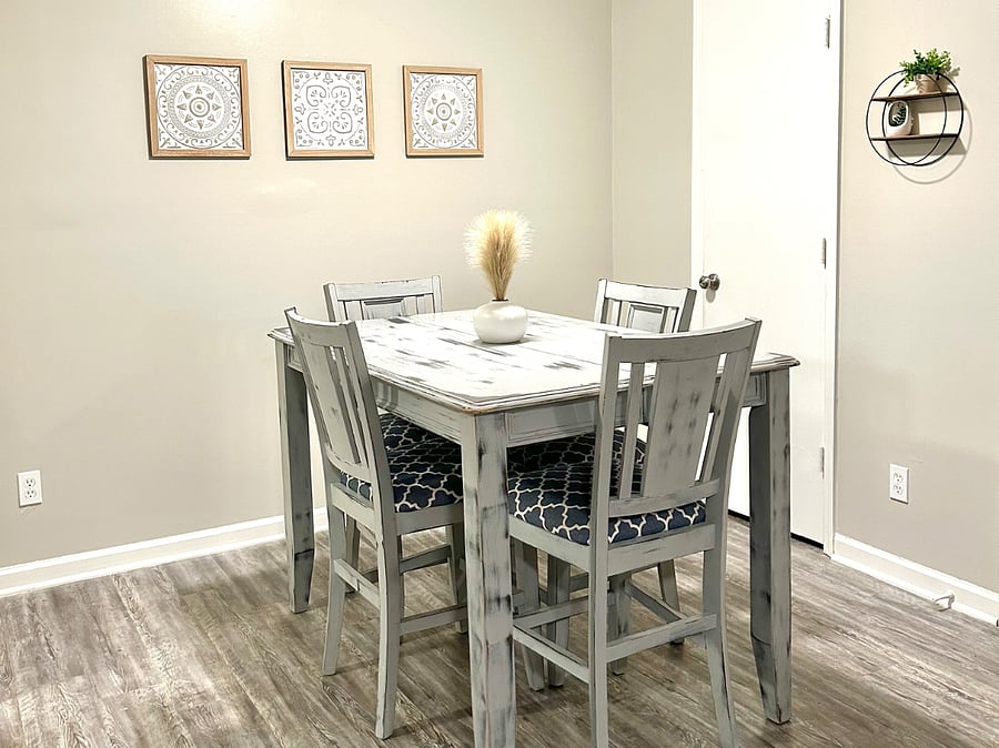 Dining Room
Unit 1