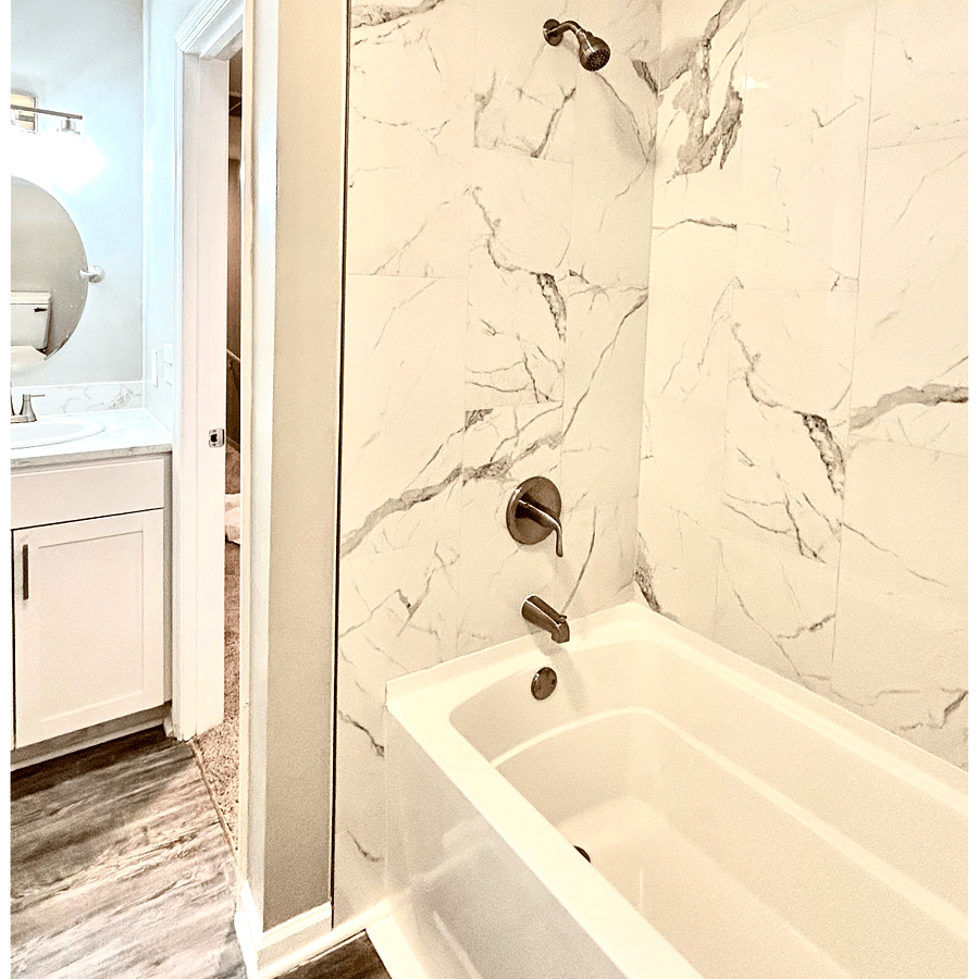 Full Bathroom (Unit 12)