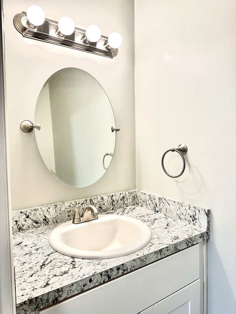 Downstairs Powder Room
Unit 1