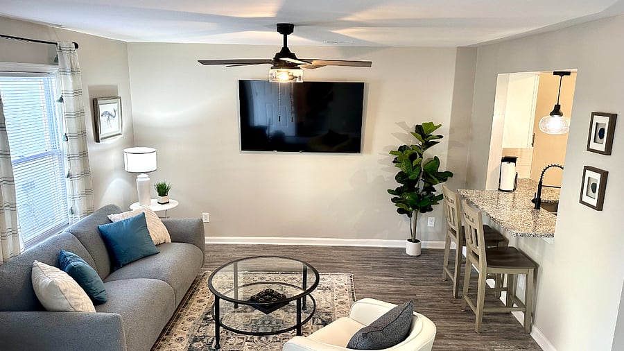 Living Room W Smart TV
Unit 12