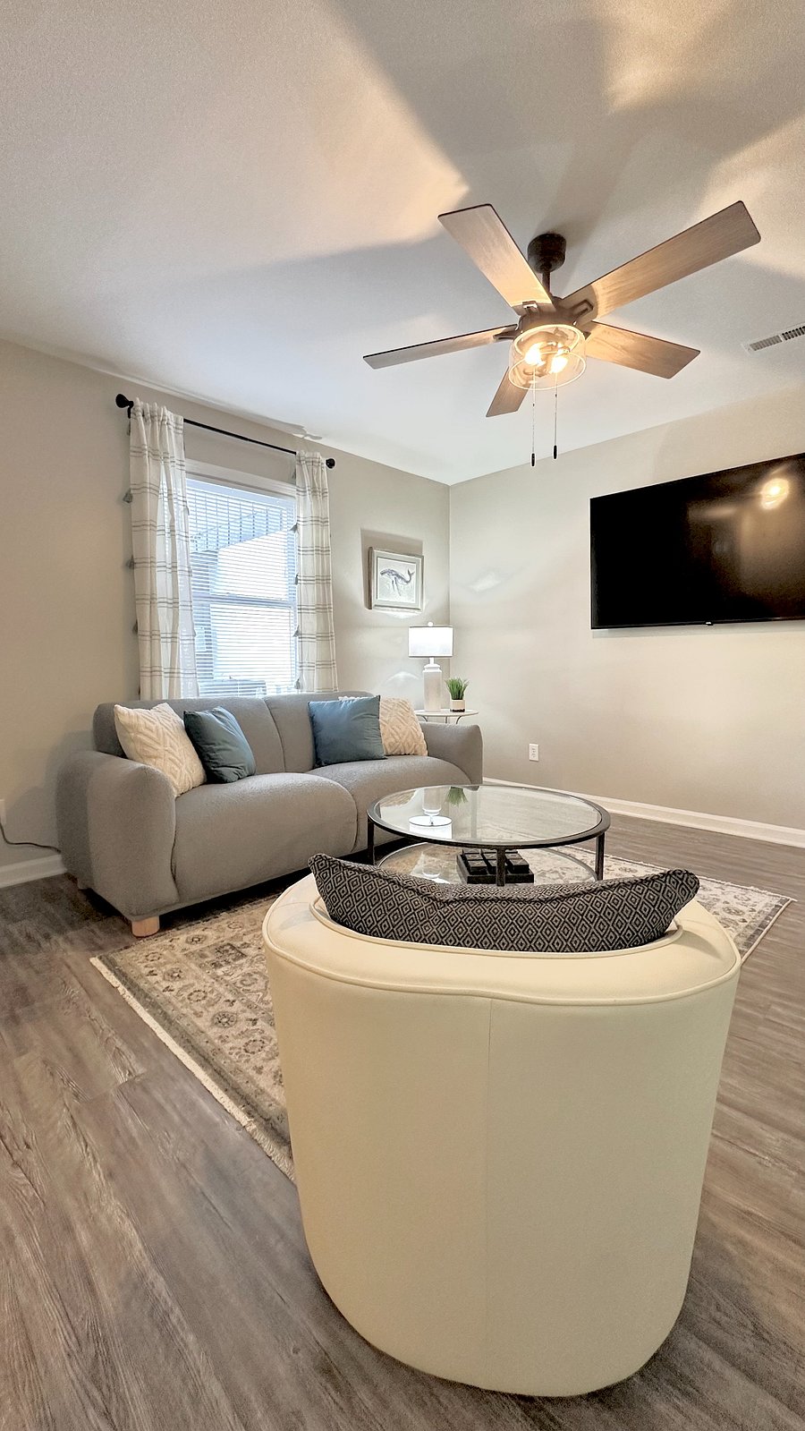 Living Room W Smart TV
Unit 12