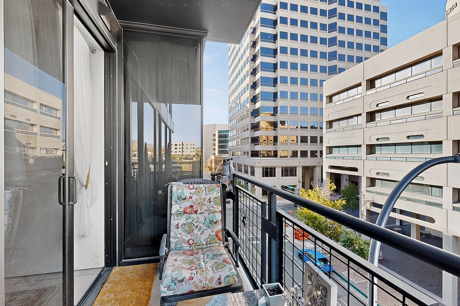 Side balcony that faces the downtown