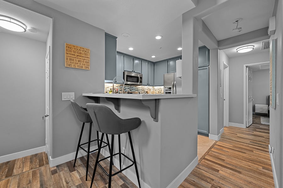 Open kitchen, fully stocked