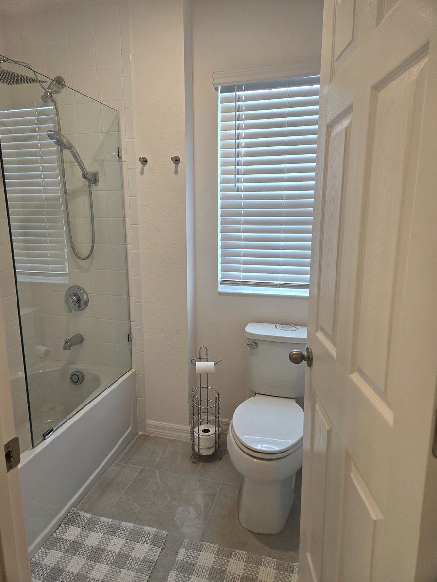 2nd Bathroom