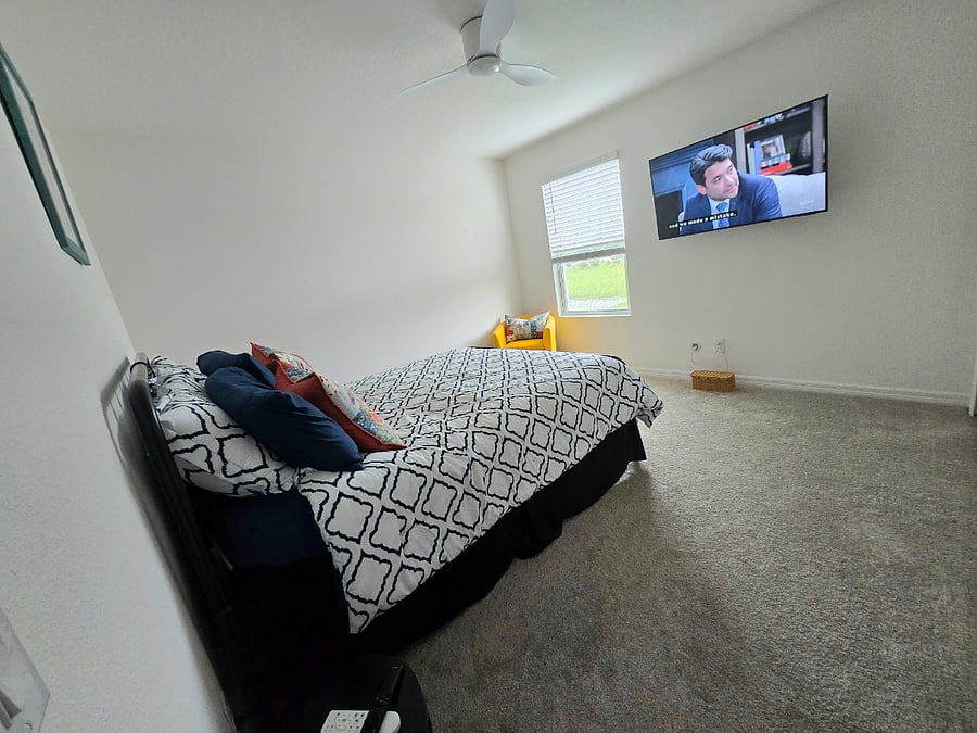 2nd Bedroom - Queen
