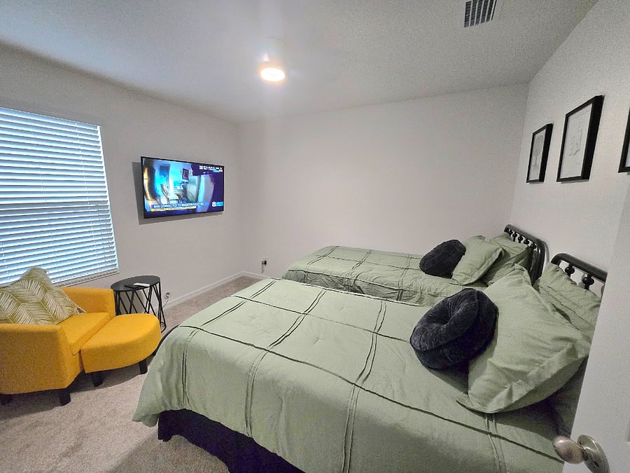 4th Bedroom - Twin Beds