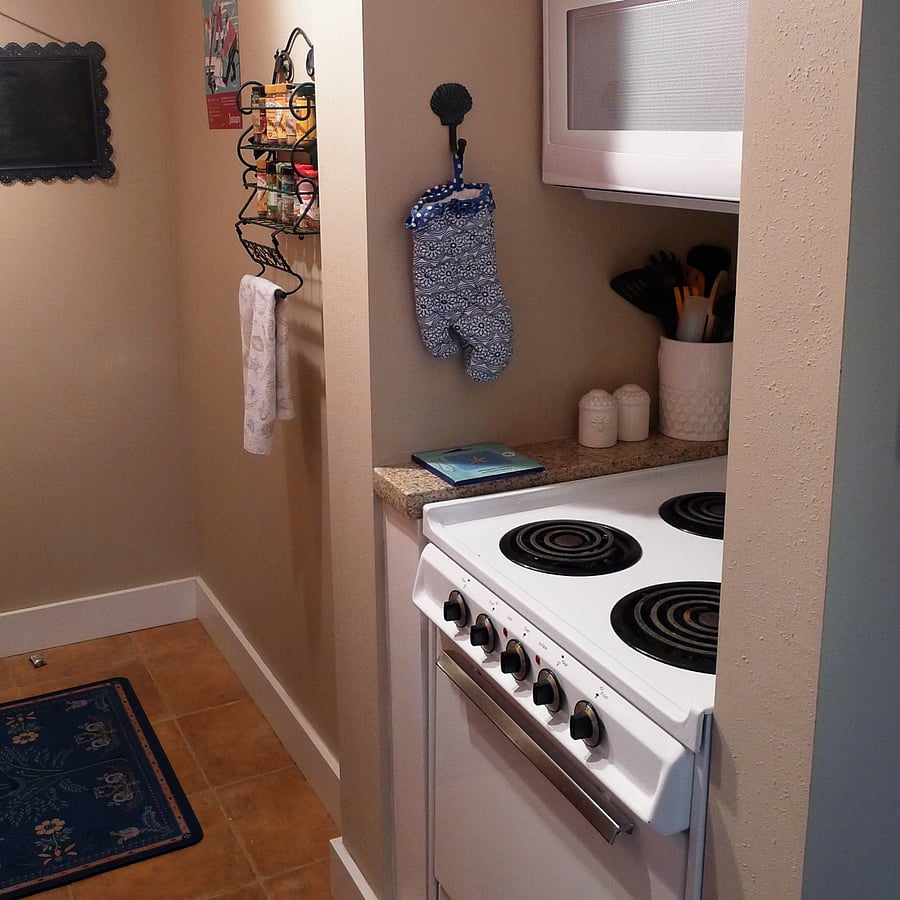 electric stove & microwave
