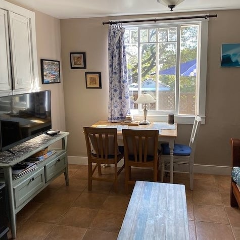 Dining Area & TV
