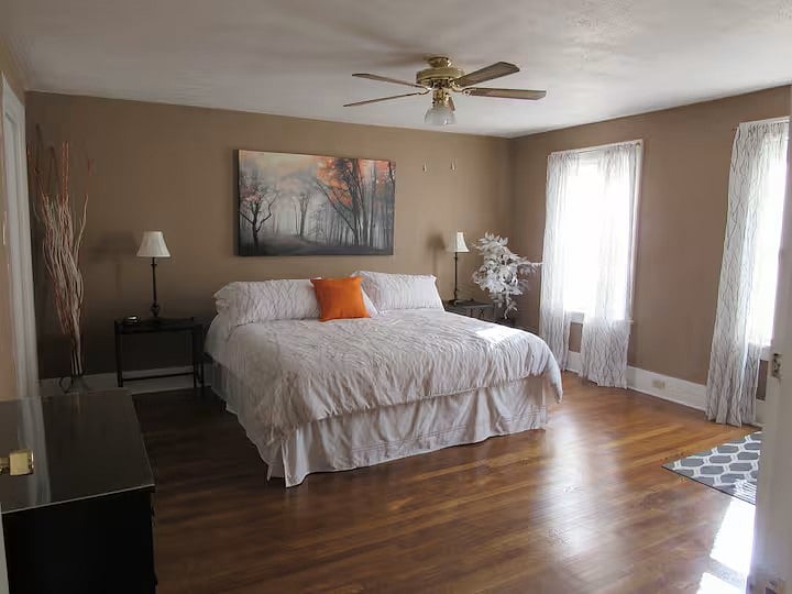 King Bedroom