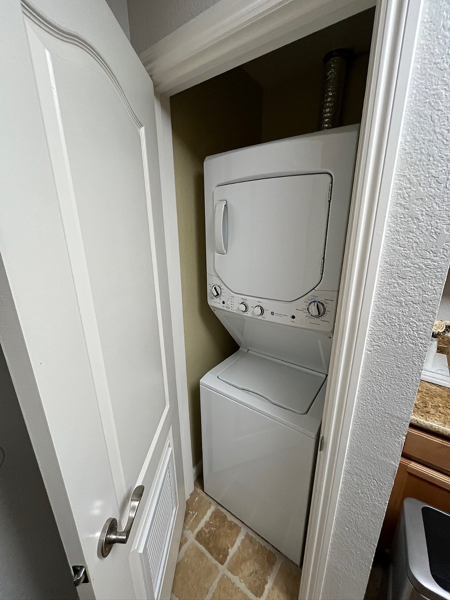 In-unit laundry: Washer and dryer