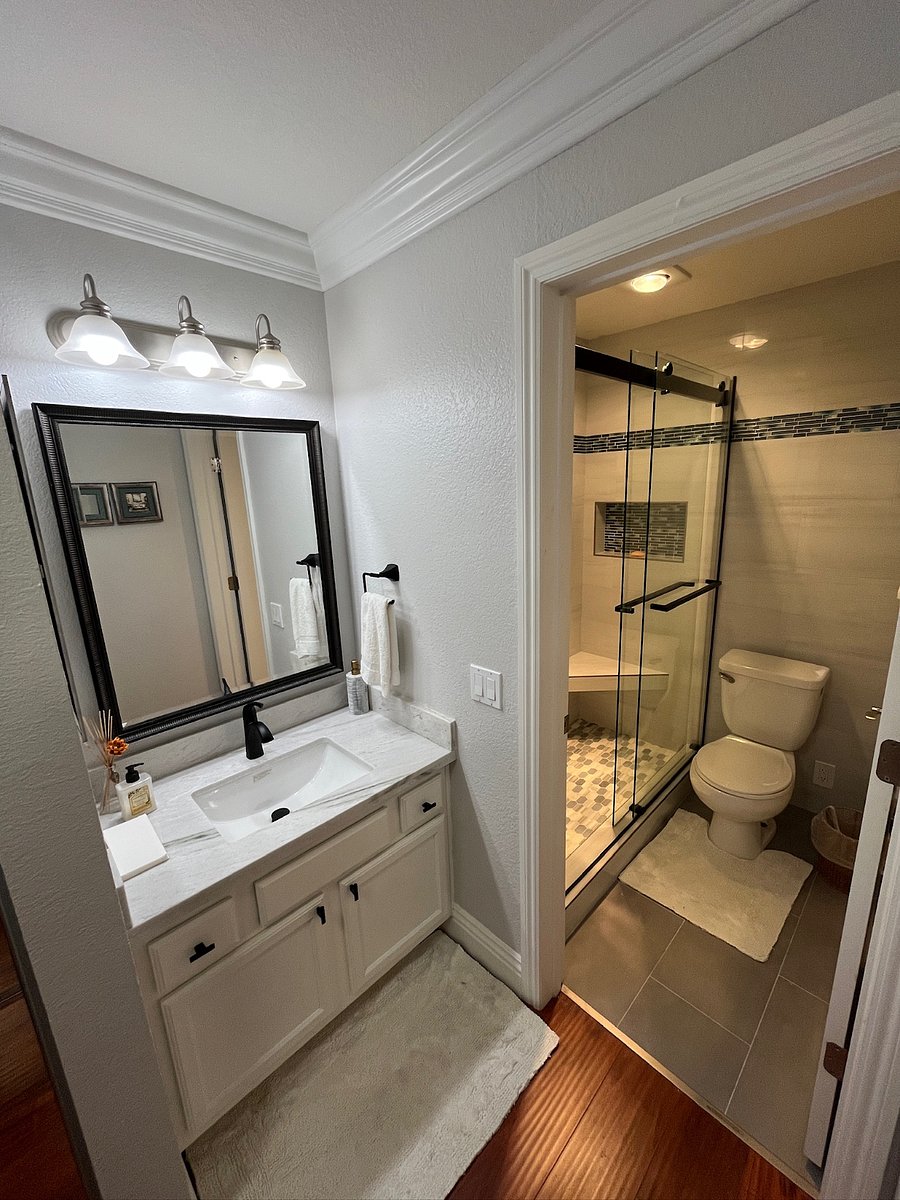 Master bedroom Bathroom