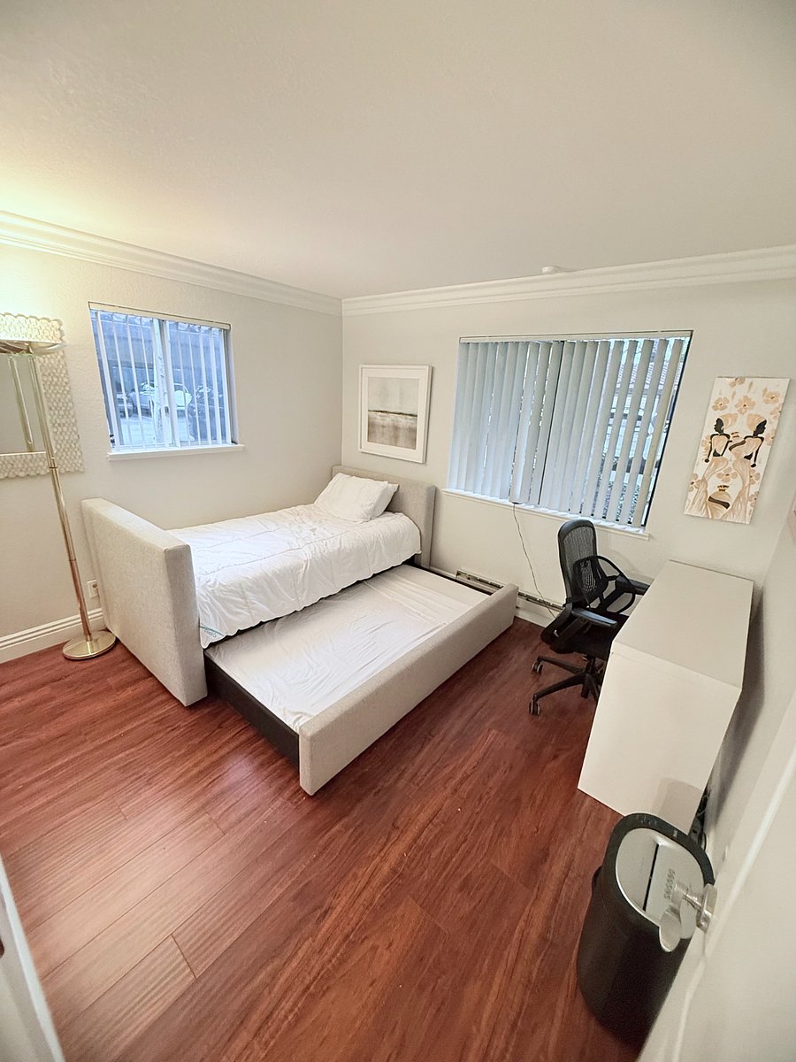 Second Bedroom - Trundle bed display