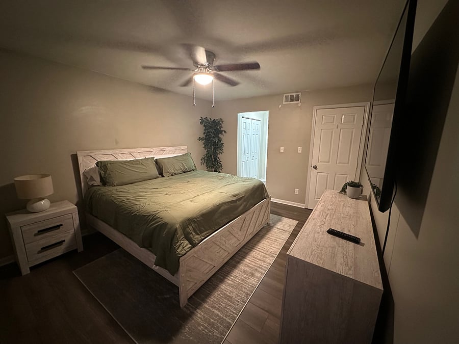Bedroom #2 (King Bed)