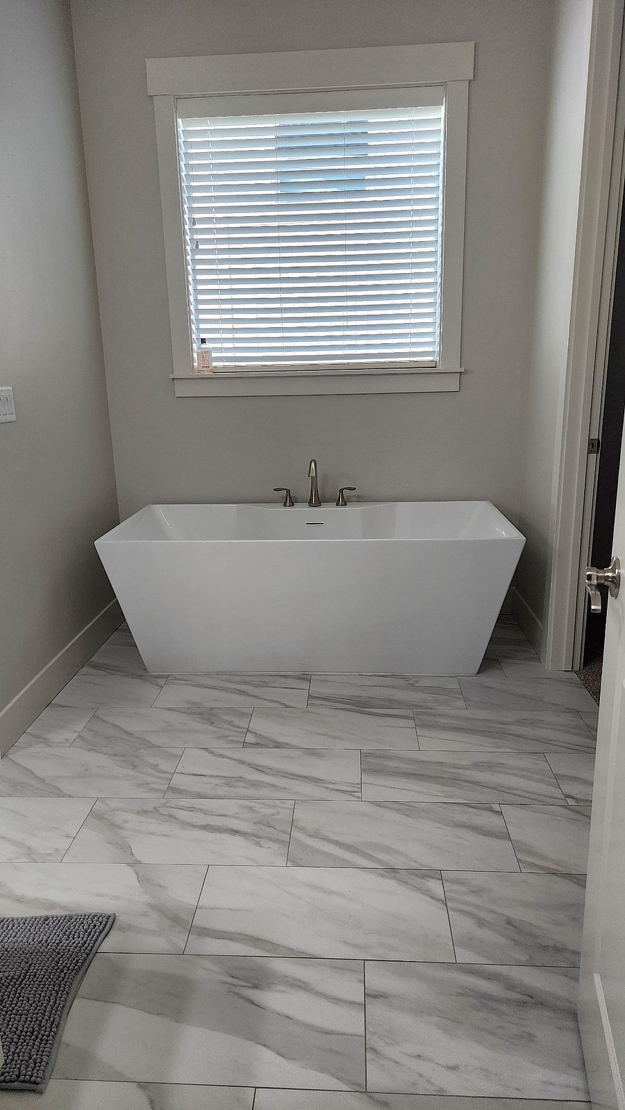Master bathtub