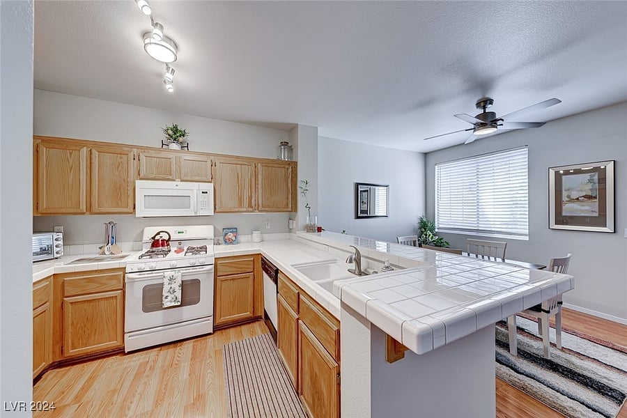 Furnished Finder property 820022_1 photo 4