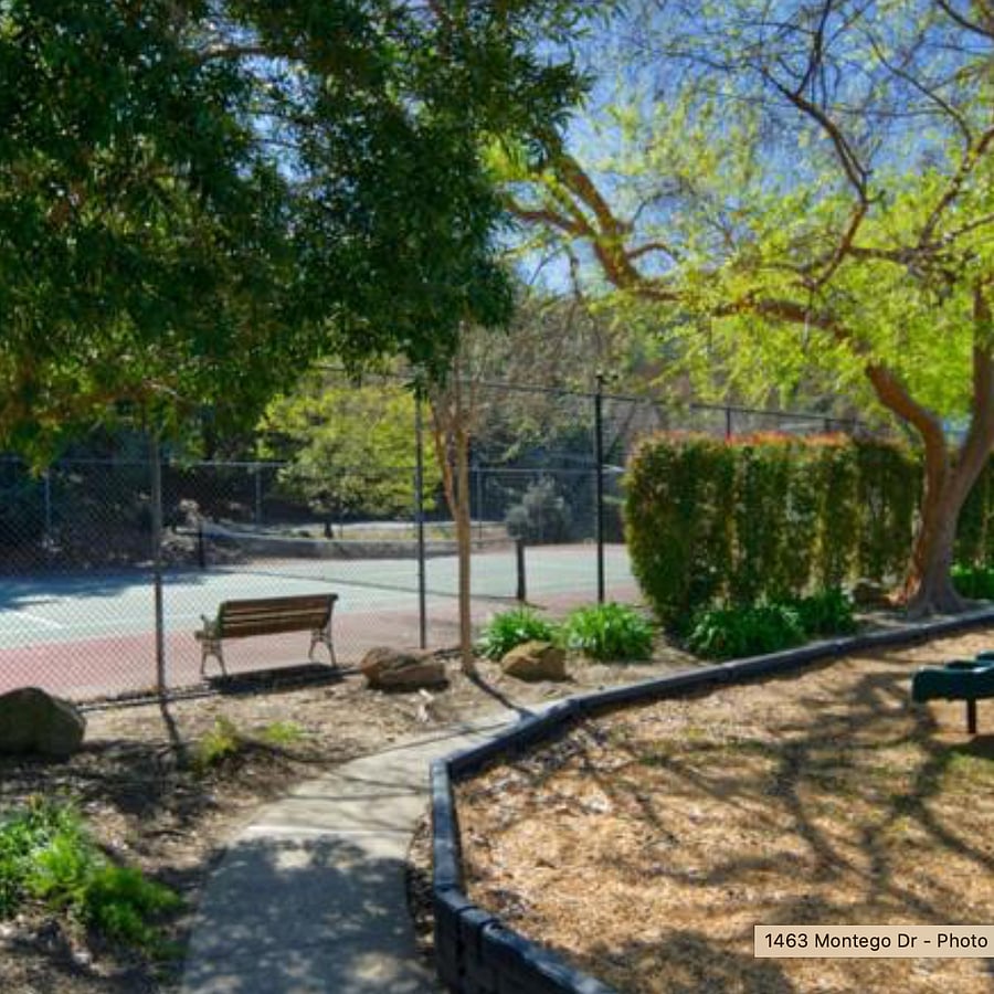 Montego Hills Cabana Private Tennis Court

NOW OPEN FOR SUMMER!!