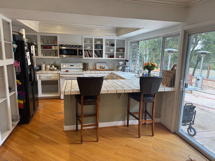 Spacious and Open Shared Kitchen