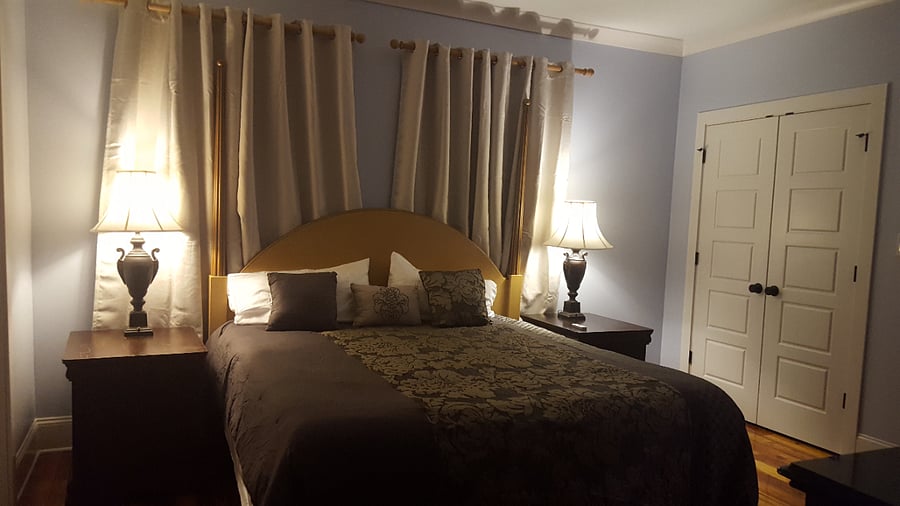 Master Bedroom (King Bed)