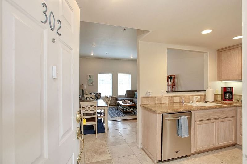 Furnished Finder property 820080_1 photo 3