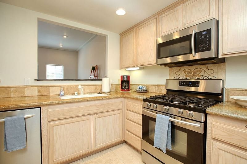 Furnished Finder property 820080_1 photo 4
