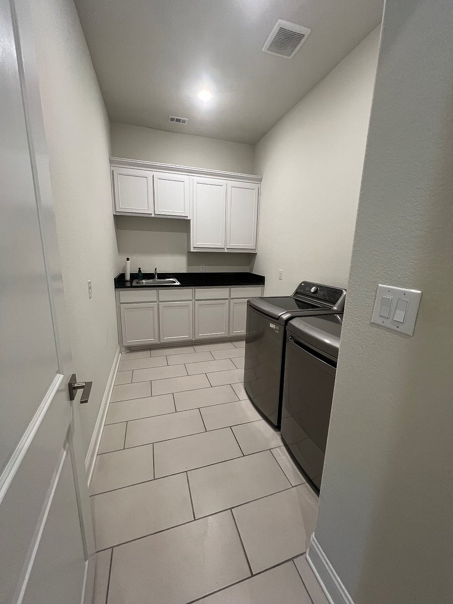 Furnished Finder property 820218_1 photo 17