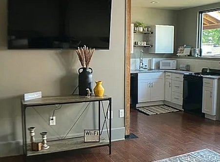 Furnished Finder property 820317_1 photo 3