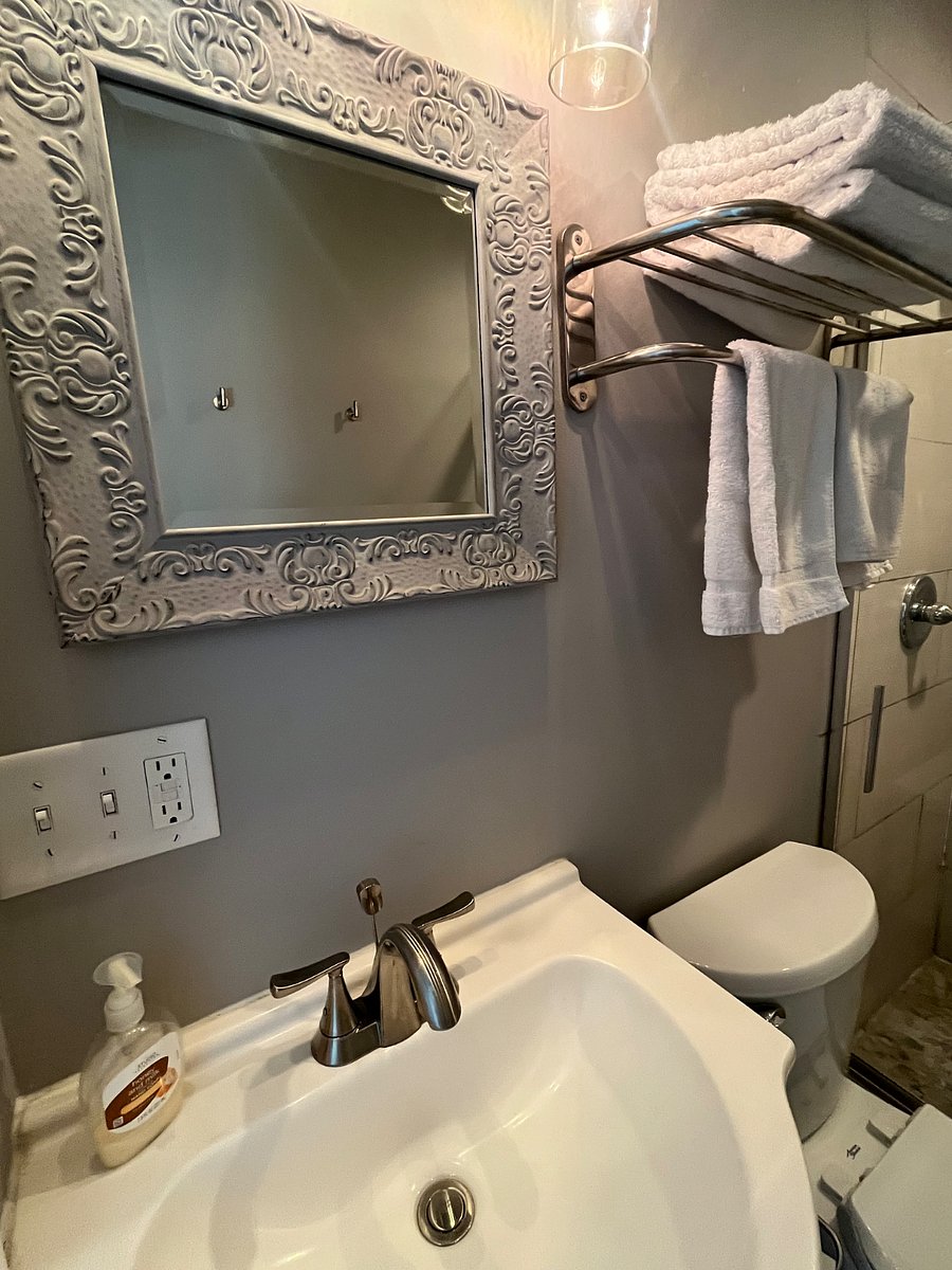 Furnished Finder property 820317_2 photo 12