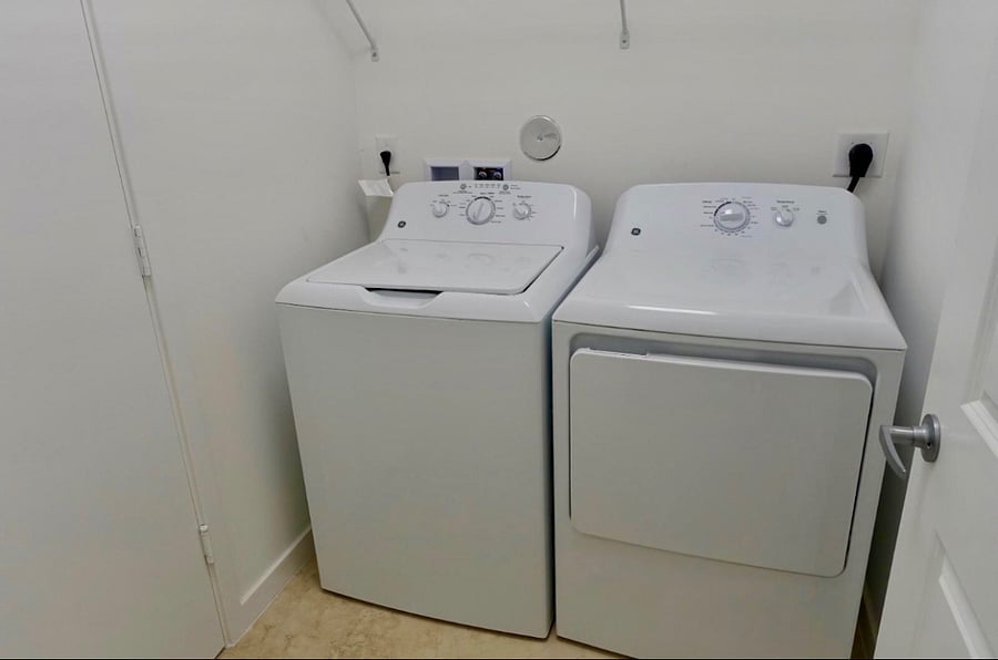 Furnished Finder property 820339_1 photo 4