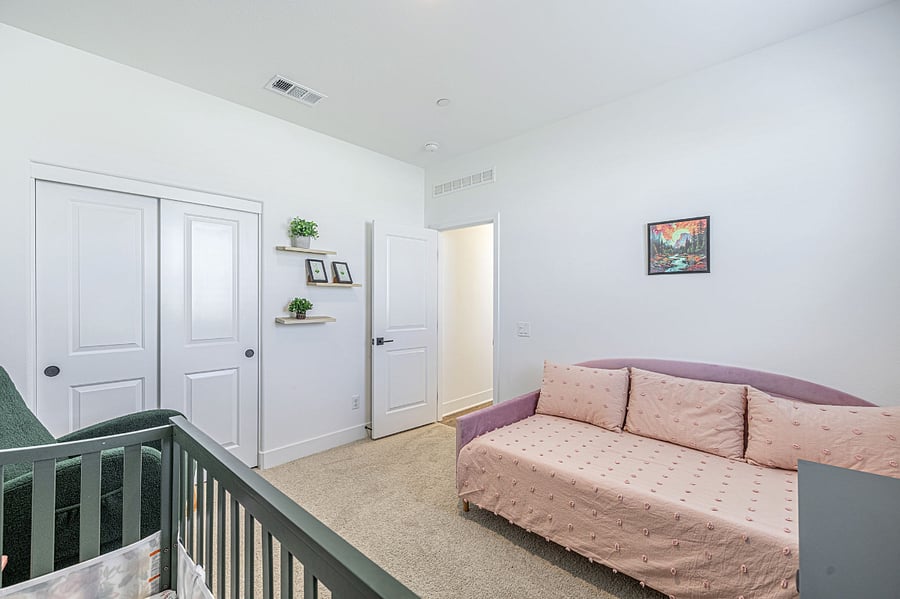 Furnished Finder property 820401_1 photo 9