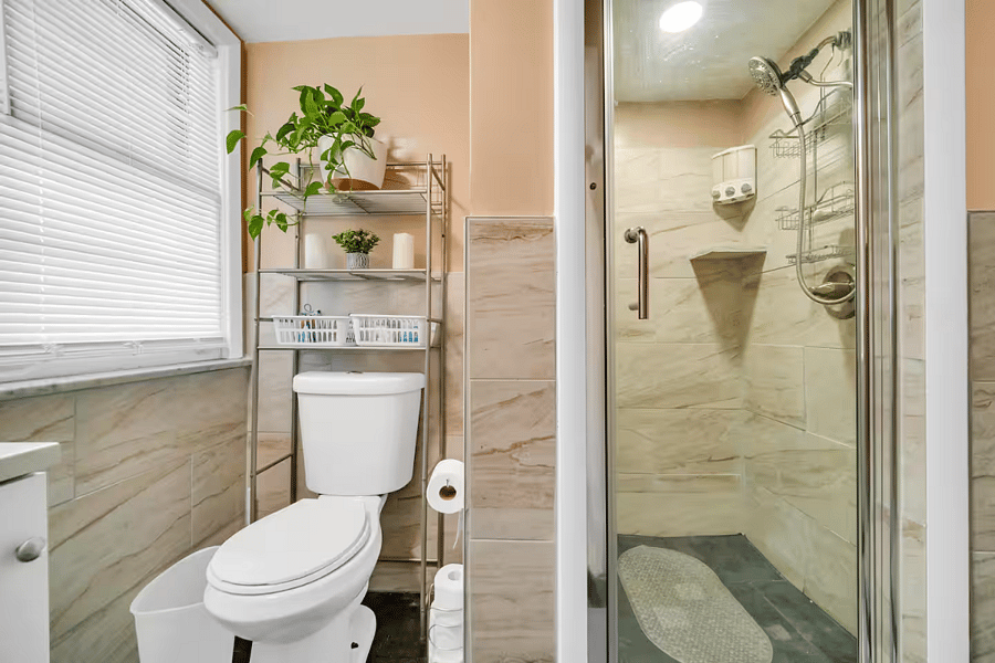 En-suite bathroom