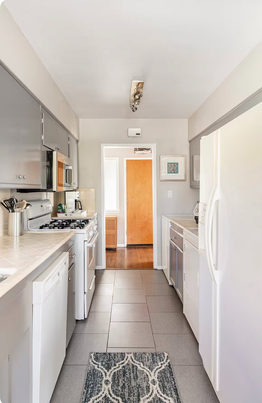 Furnished Finder property 820555_1 photo 10