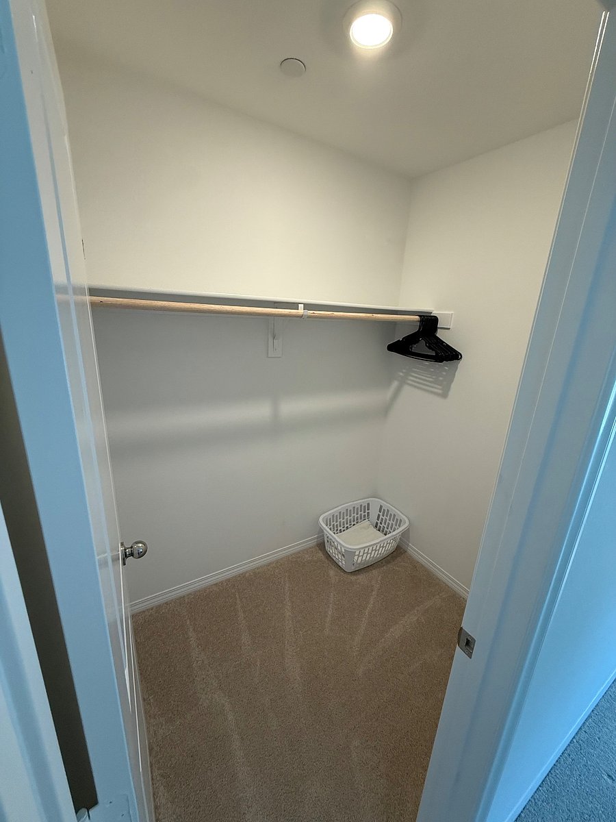 Furnished Finder property 820653_1 photo 3
