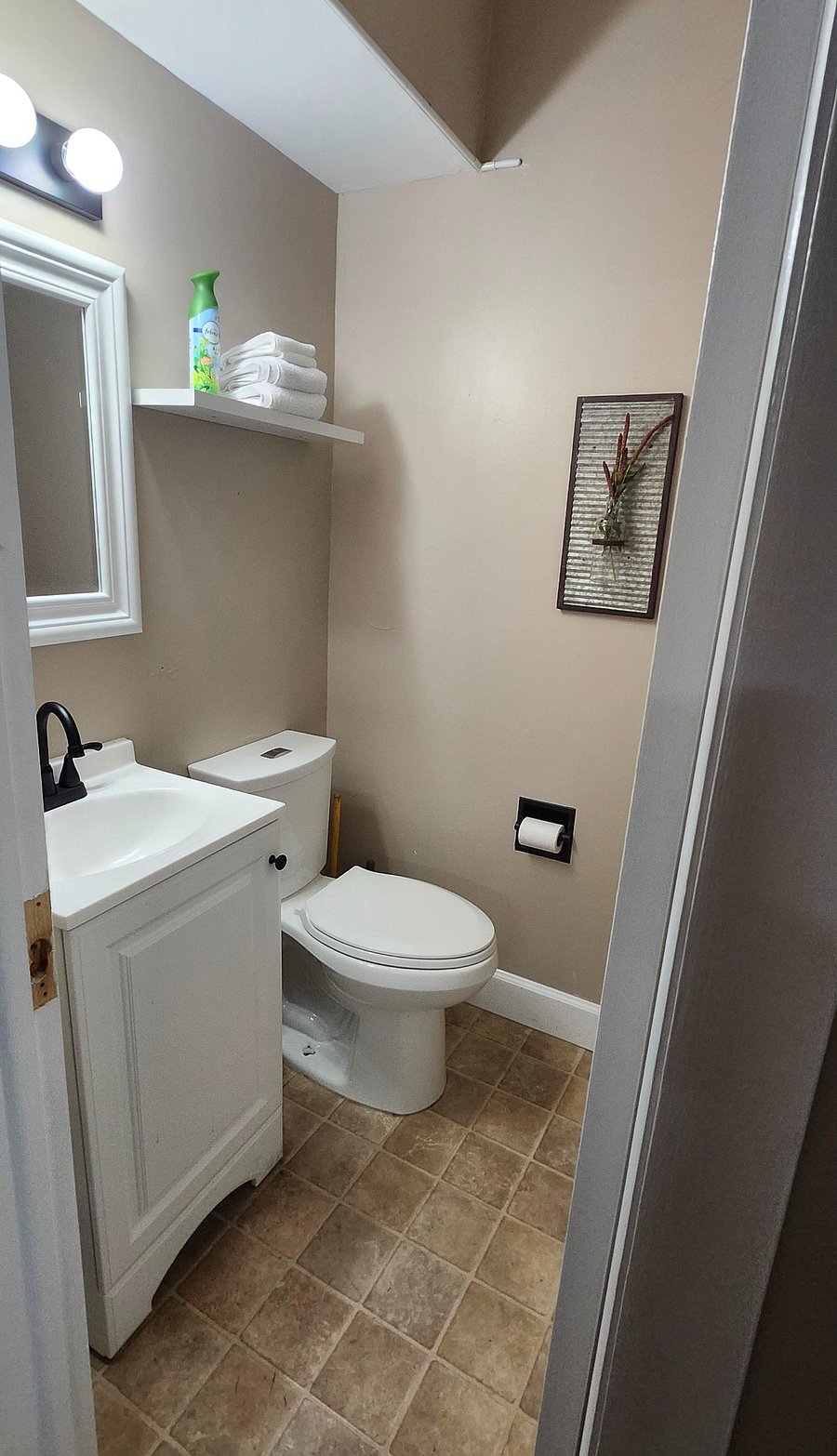 Furnished Finder property 820736_7 photo 4