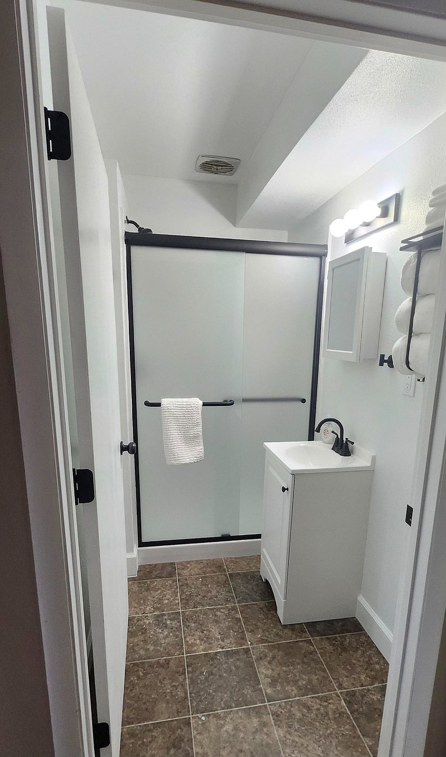 Furnished Finder property 820736_7 photo 3