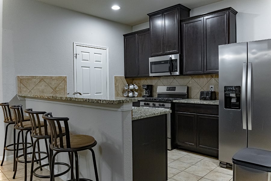 Kitchen with Breakfast Bar