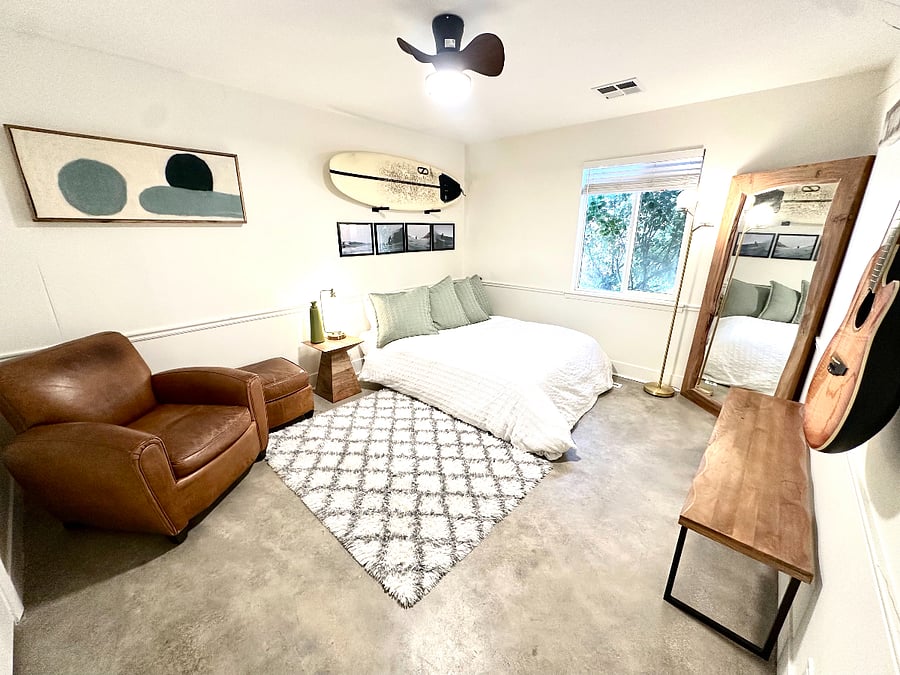 Bedroom #2: Double Bed 
