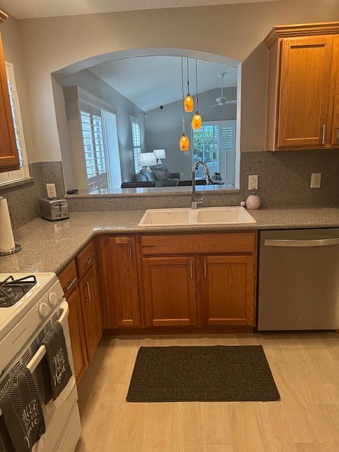 large fully stocked kitchen