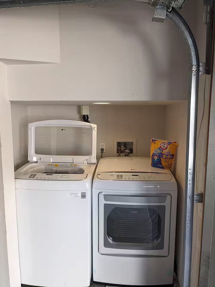 Furnished Finder property 821037_1 photo 3
