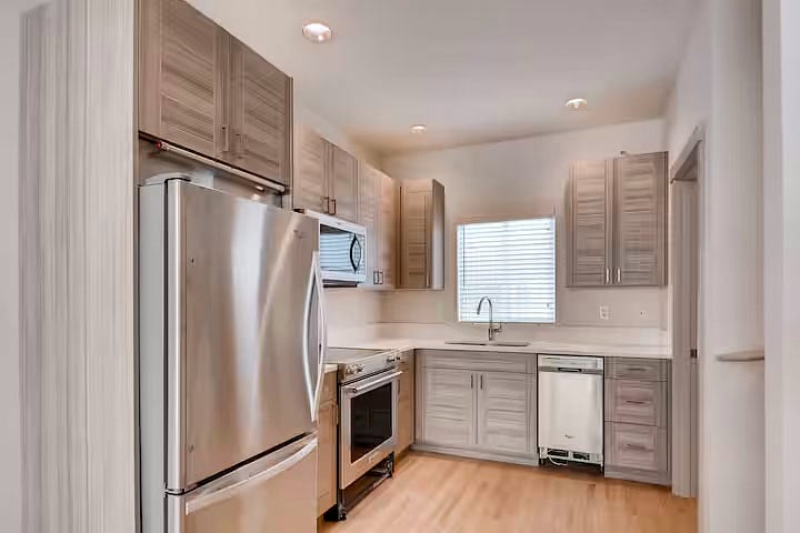Furnished Finder property 821037_1 photo 4
