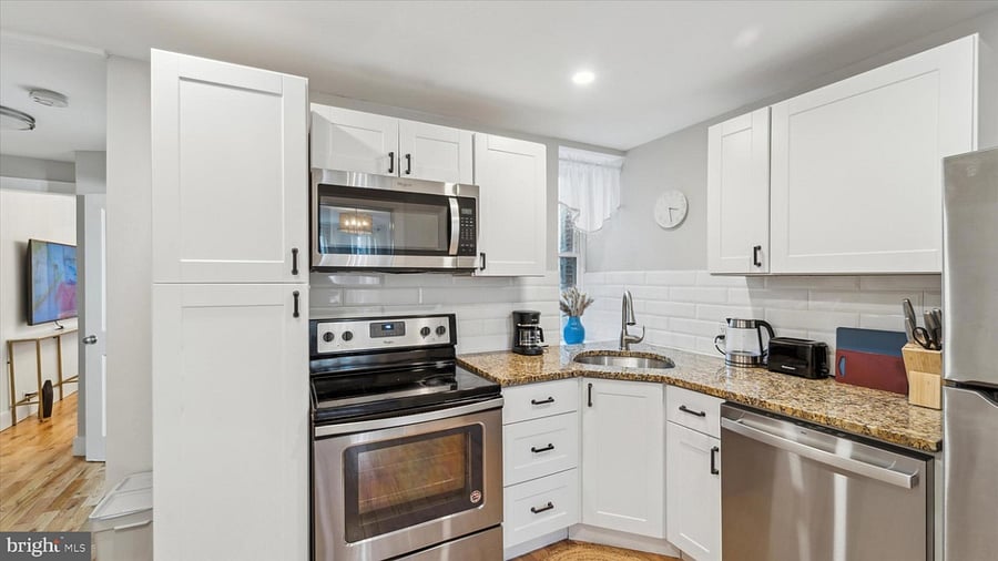 Furnished Finder property 821053_1 photo 6