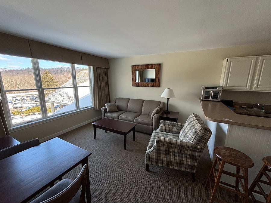 Bright Living Area with Smart TV & Work Space