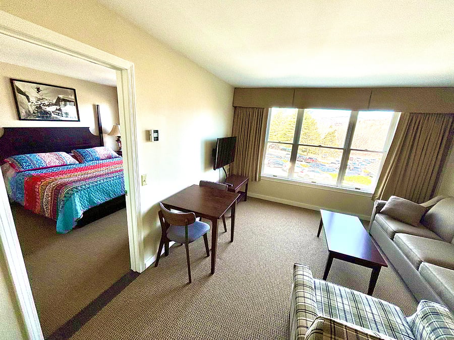 Comfortable Open Floor Plan - Great for Long Stays!
