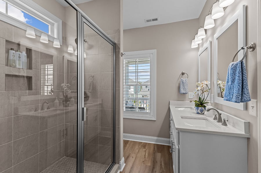 Full ensuite