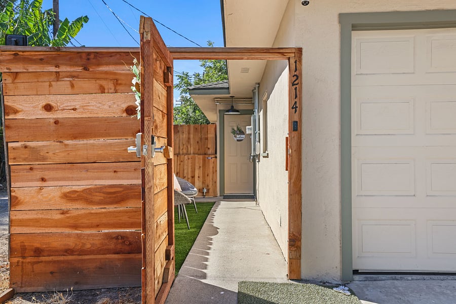 Furnished Finder property 821161_1 photo 17