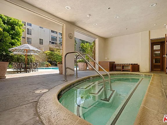 Furnished Finder property 821167_1 photo 43