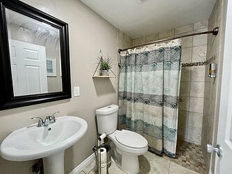 Furnished Finder property 821229_1 photo 17